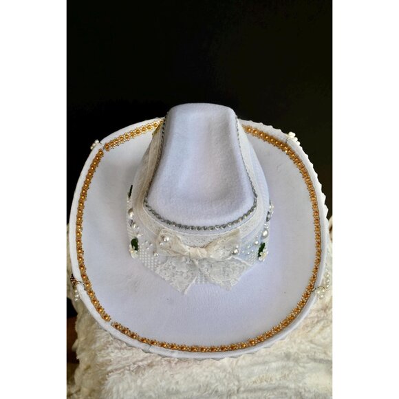 Flowers & Pearls Cowgirl Hat main image 5